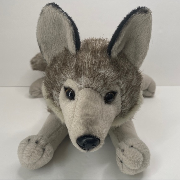 Adorable Gray Wolf Stuffed Animal/Plush made by Wildlife Artist Inc - Picture 2 of 8
